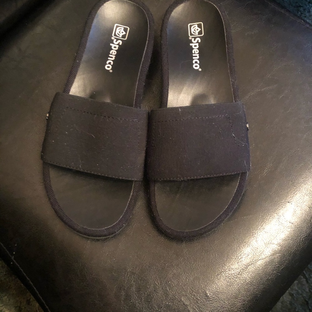 Spenco slip on shoe good for the foot.